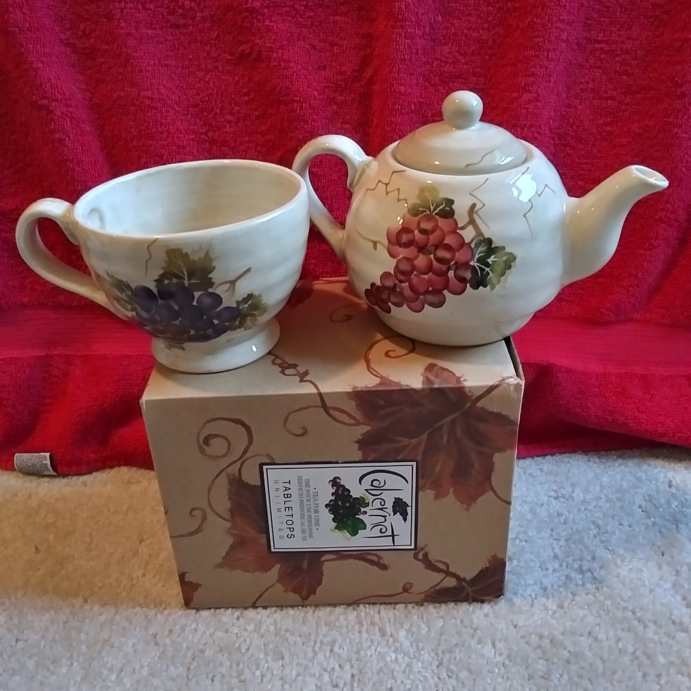 Cabernet ceramic Grape design Tea For One Set - Picture 2 of 5